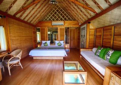 Strictly Overwater Bungalows In Tahiti With Glass Floors